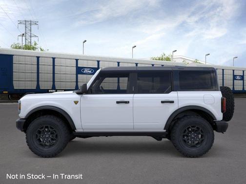 Oxford White 2026 Ford Bronco Badlands
