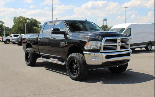 2017 RAM 2500 Big Horn Crew Cab 4x4 6'4' Box