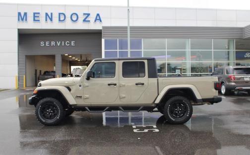 2022 Jeep Gladiator Sport