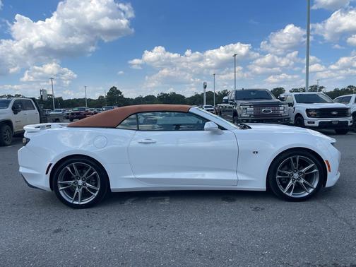 Summit White 2020 Chevrolet Camaro 2LT