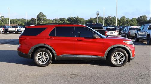 Rapid Red Metallic Tinted Clearcoat 2021 Ford Explorer XLT