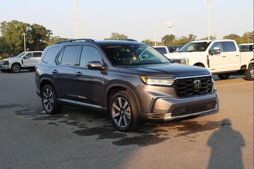 2025 Honda Pilot Touring 8-Passenger