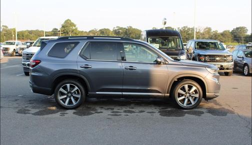 2025 Honda Pilot Touring 8-Passenger