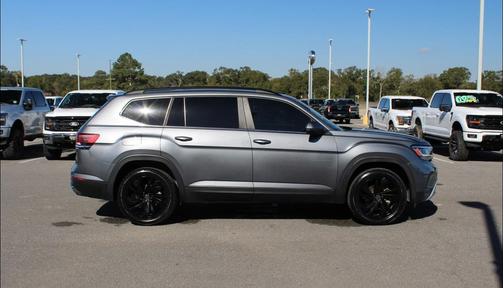 2022 Volkswagen Atlas 2.0T SE w/Technology 4MOTION