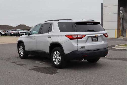 Silver Ice Metallic 2020 Chevrolet Traverse LT Leather
