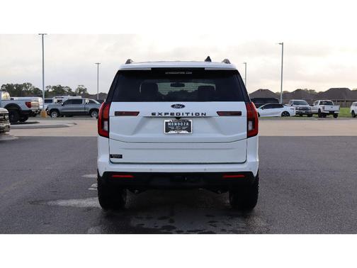Star White Metallic Tri-Coat 2026 Ford Expedition Tremor