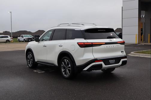 Majestic White 2025 INFINITI QX60 Luxe