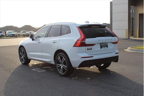 2021 Volvo XC60 T5 Momentum