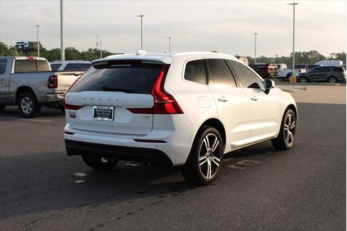 2021 Volvo XC60 T5 Momentum
