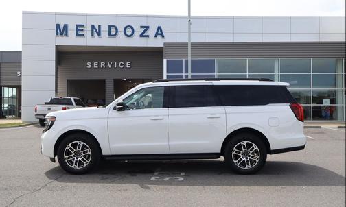 Star White Metallic Tri-Coat 2026 Ford Expedition Max Active 4x2