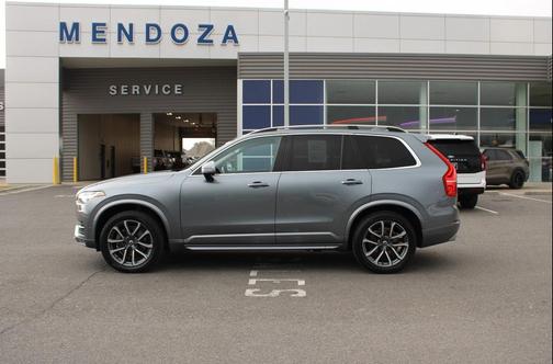 2018 Volvo XC90 T6 Momentum