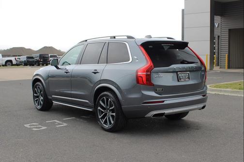 2018 Volvo XC90 T6 Momentum