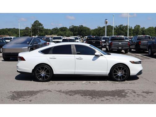 Platinum White Pearl 2023 Honda Accord LX 1.5T