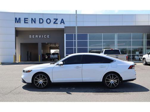 Platinum White Pearl 2023 Honda Accord LX 1.5T