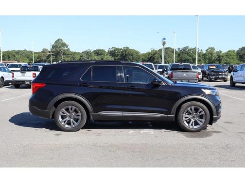 Agate Black Metallic 2024 Ford Explorer XLT