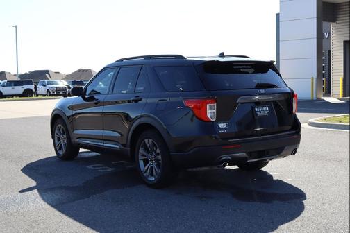 Agate Black Metallic 2024 Ford Explorer XLT