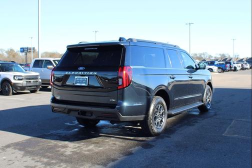 2025 Ford Expedition Max Active 4x2