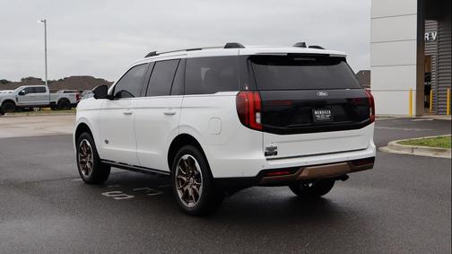 Star White Metallic Tri-Coat 2025 Ford Expedition King Ranch