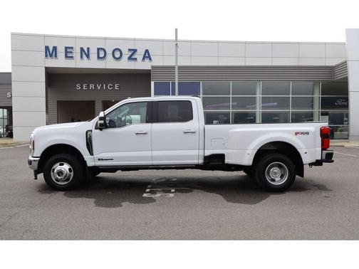 Oxford White 2024 Ford F-350 Lariat