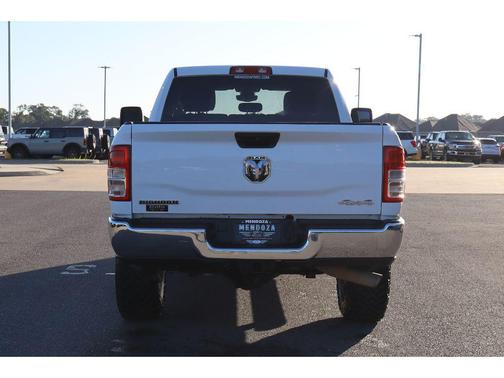 Bright White Clearcoat 2024 RAM 2500 Big Horn Crew Cab 4x4 6'4' Box