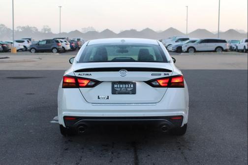 2022 Nissan Altima SR FWD