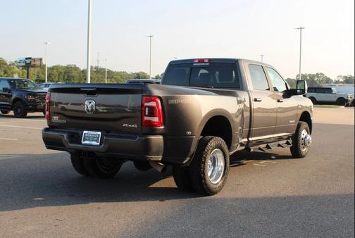 2024 RAM 3500 Laramie Crew Cab 4x4 8' Box