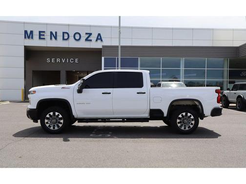 Summit White 2025 Chevrolet Silverado 2500 Custom