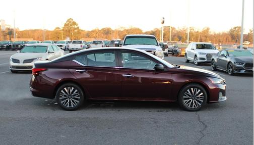 2025 Nissan Altima SV FWD