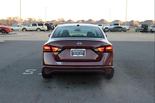 2025 Nissan Altima SV FWD