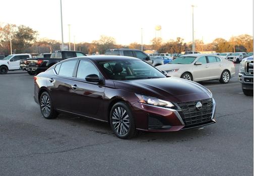 2025 Nissan Altima SV FWD