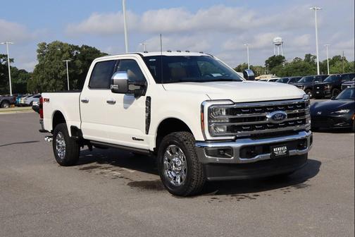 Star White Metallic Tri-Coat 2026 Ford F-350 Lariat