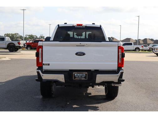 Star White Metallic Tri-Coat 2026 Ford F-350 Lariat
