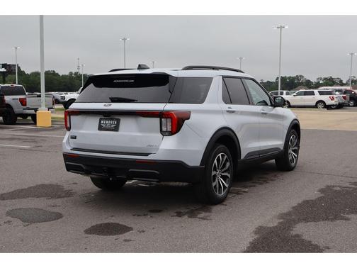 Space White Metallic 2026 Ford Explorer ST-Line