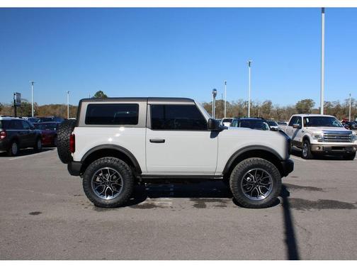 Avalanche Gray 2026 Ford Bronco Base