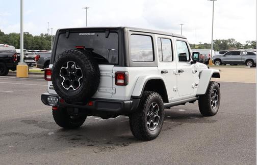 Bright White Clearcoat 2023 Jeep Wrangler Rubicon