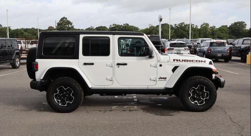 Bright White Clearcoat 2023 Jeep Wrangler Rubicon