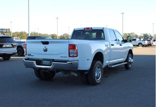 2024 RAM 3500 Big Horn Crew Cab 4x4 8' Box