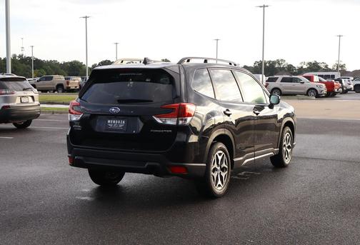 Crystal Black Silica 2023 Subaru Forester Premium