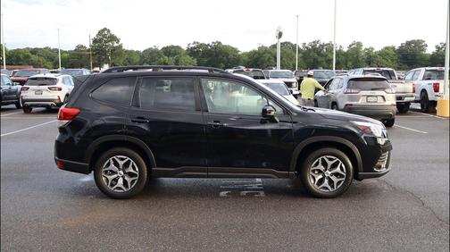 Crystal Black Silica 2023 Subaru Forester Premium
