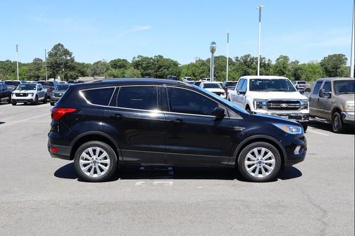 Agate Black Metallic 2019 Ford Escape SEL