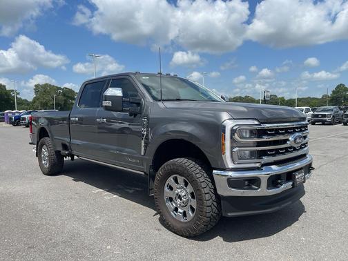 Carbonized Gray Metallic 2025 Ford F-250 Lariat