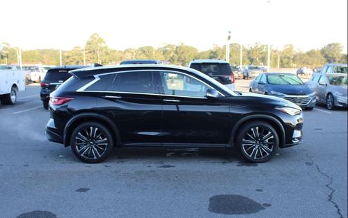 2022 INFINITI QX50 LUXE