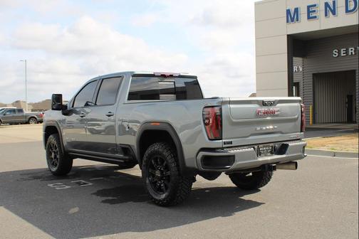 2024 GMC Sierra 2500 AT4