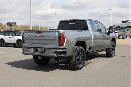 2024 GMC Sierra 2500 AT4