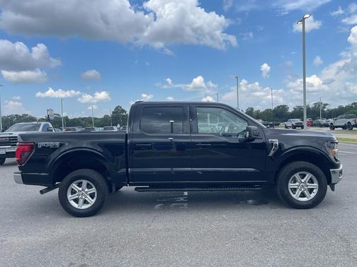 Agate Black Metallic 2026 Ford F-150 XLT