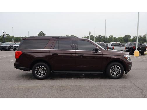 Jewel Red Metallic Tinted Clearcoat 2024 Ford Expedition Max XLT