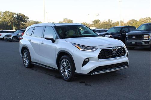 2023 Toyota Highlander Platinum
