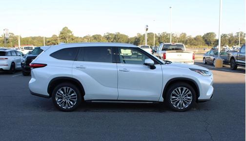 2023 Toyota Highlander Platinum