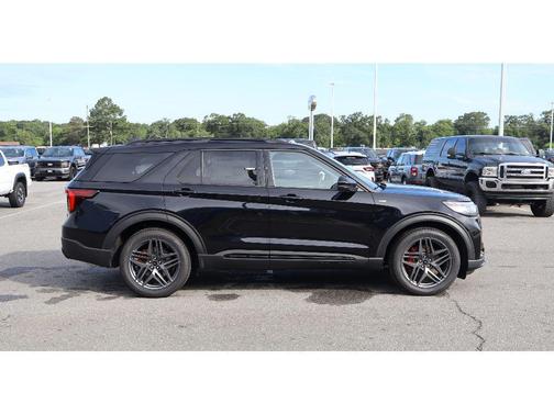 Agate Black Metallic 2026 Ford Explorer ST-Line