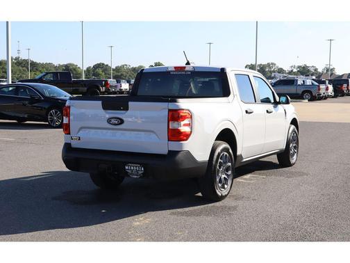 Space White Metallic 2025 Ford Maverick XLT